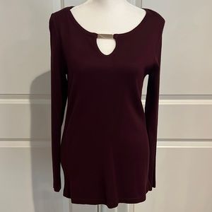 Small lefty & me keyhole wide neck pull over Burgundy